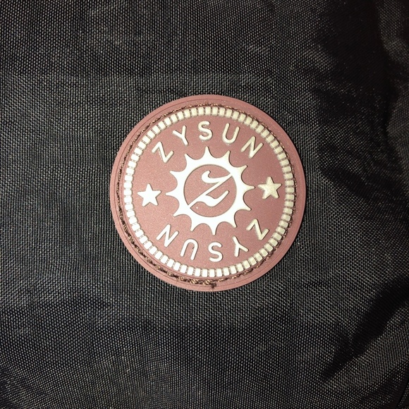 NWOT ZYSUN Nylon Crossbody Zip Closure Lightweight Waterproof Black Tote Handbag - Picture 13 of 15